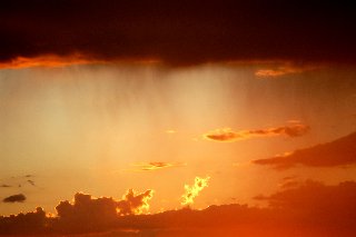 Cielo rosso al tramonto